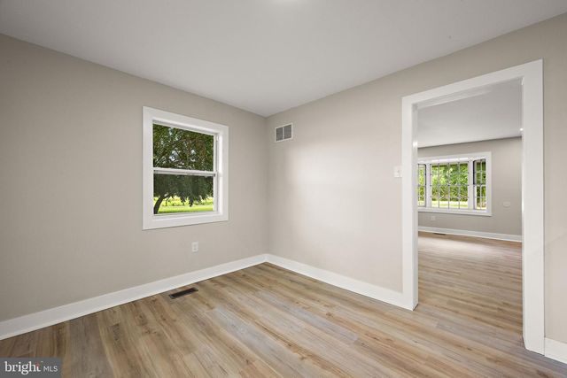 33 BACK RD, Newport, NJ 08345