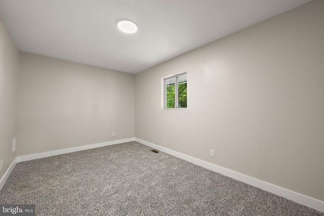 33 BACK RD, Newport, NJ 08345