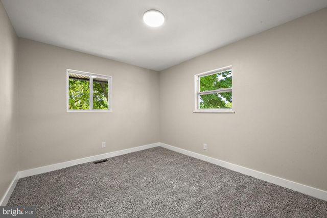 33 BACK RD, Newport, NJ 08345