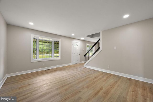 33 BACK RD, Newport, NJ 08345