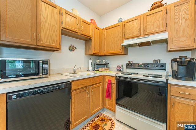 1316 Richmond Road, West Milford, NJ 07480