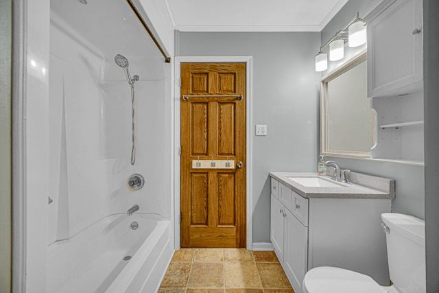 9410 Farmer Drive, Highland, IN 46322