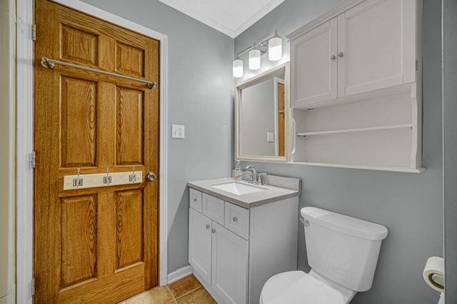 9410 Farmer Drive, Highland, IN 46322