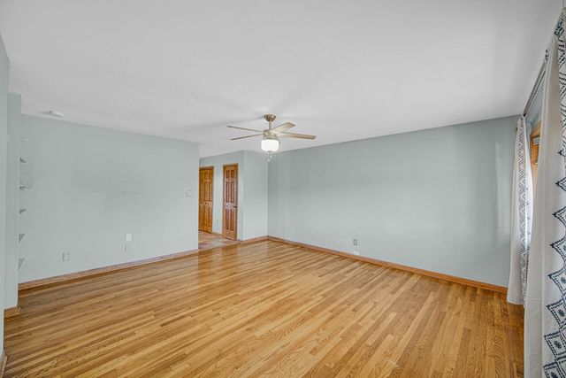 9410 Farmer Drive, Highland, IN 46322