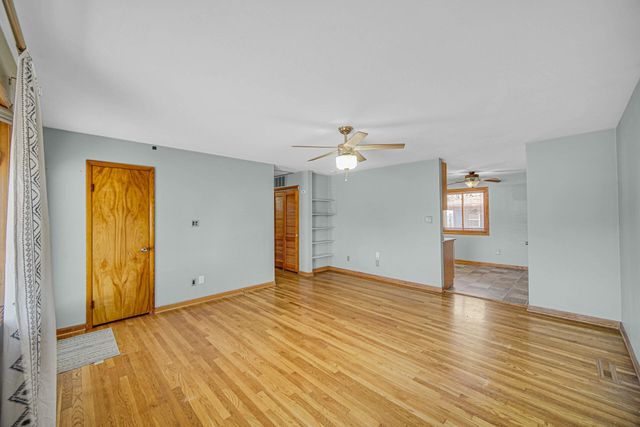 9410 Farmer Drive, Highland, IN 46322