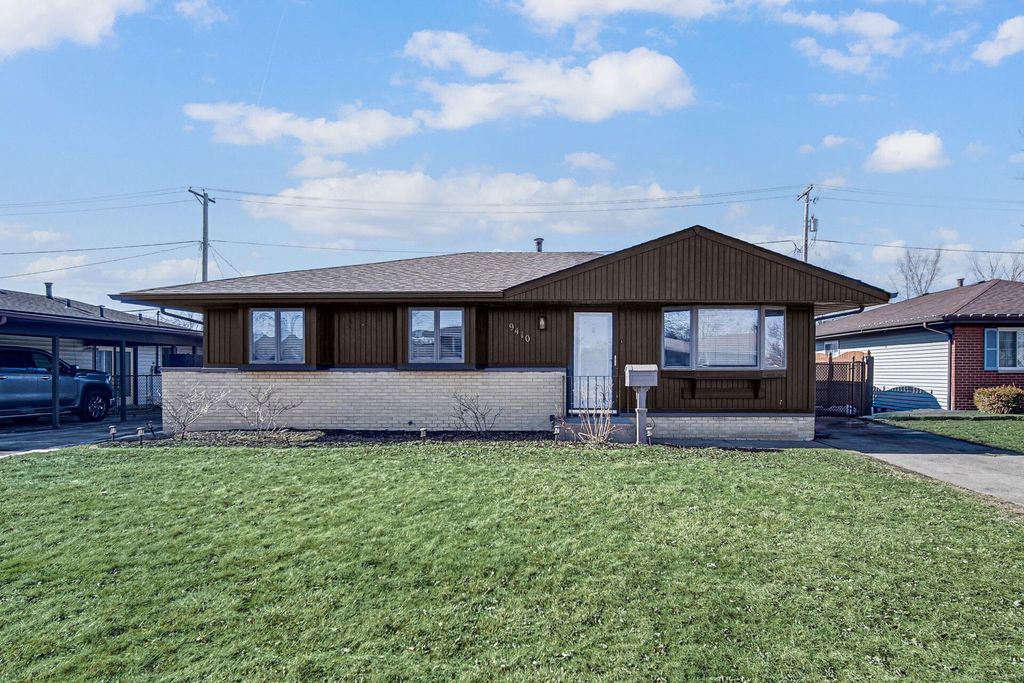 9410 Farmer Drive, Highland, IN 46322