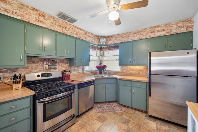 3116 Twana Drive, Des Moines, IA 50310