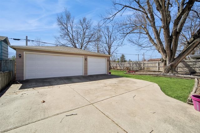 3116 Twana Drive, Des Moines, IA 50310