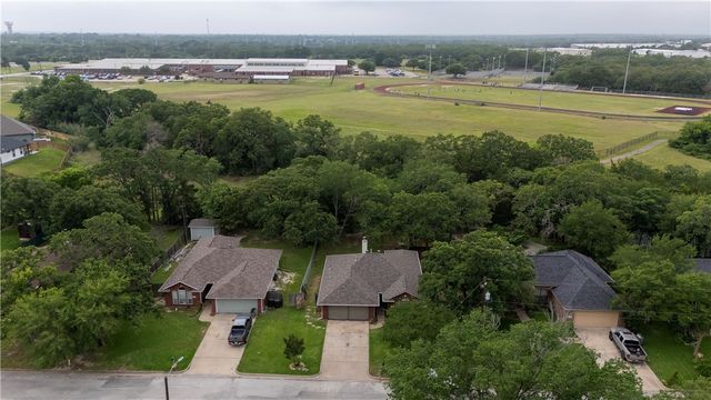 304 Copper Falls Drive, Bryan, TX 77803
