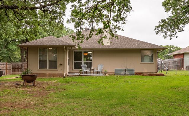 304 Copper Falls Drive, Bryan, TX 77803