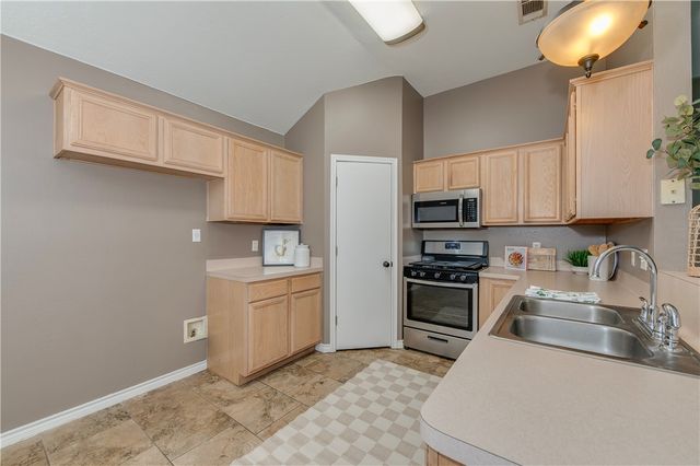 304 Copper Falls Drive, Bryan, TX 77803