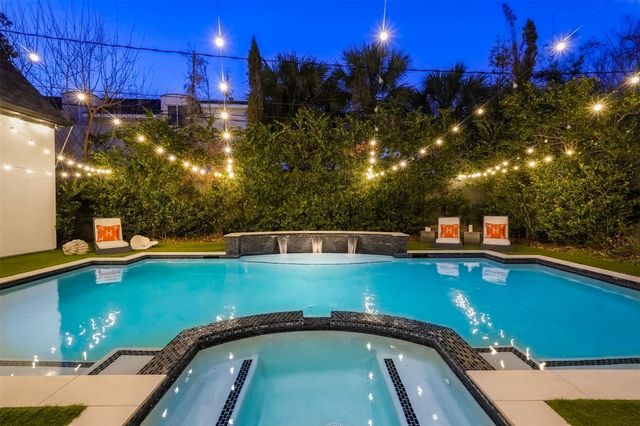 5042 Cedar Creek Drive, Houston, TX 77056