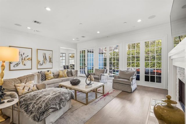 5042 Cedar Creek Drive, Houston, TX 77056