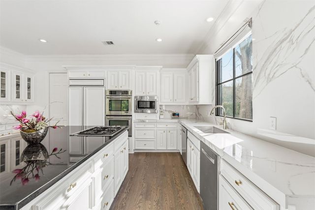 5042 Cedar Creek Drive, Houston, TX 77056