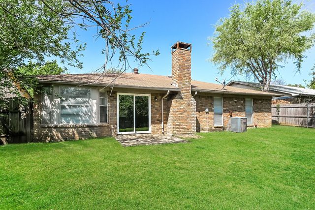 7508 Evergreen Drive, Watauga, TX 76148