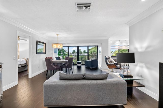 4290 Deste Court 303, Lake Worth, FL 33467