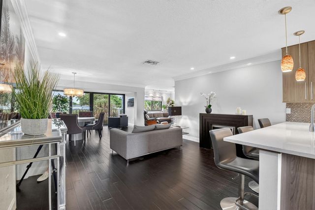 4290 Deste Court 303, Lake Worth, FL 33467