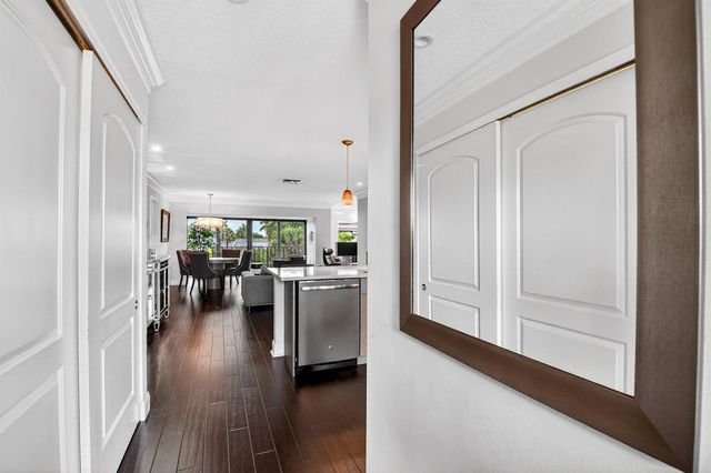 4290 Deste Court 303, Lake Worth, FL 33467