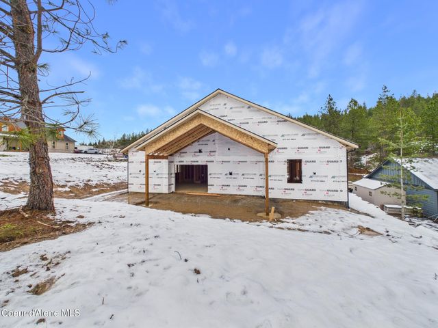 101 Happy Trails LN, Pinehurst, ID 83850