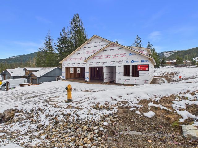 101 Happy Trails LN, Pinehurst, ID 83850