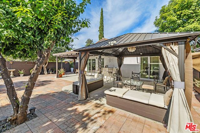 7340 Farralone Avenue, Canoga Park (los Angeles), CA 91303