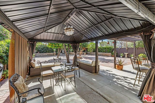 7340 Farralone Avenue, Canoga Park (los Angeles), CA 91303