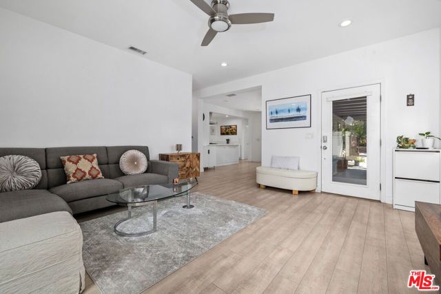 7340 Farralone Avenue, Canoga Park (los Angeles), CA 91303