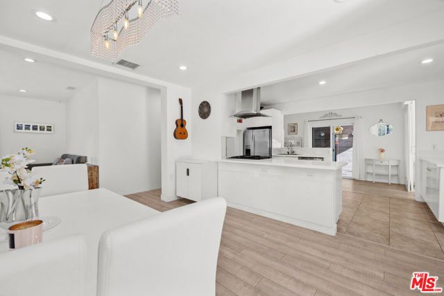 7340 Farralone Avenue, Canoga Park (los Angeles), CA 91303