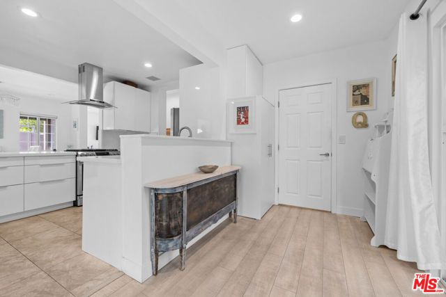 7340 Farralone Avenue, Canoga Park (los Angeles), CA 91303