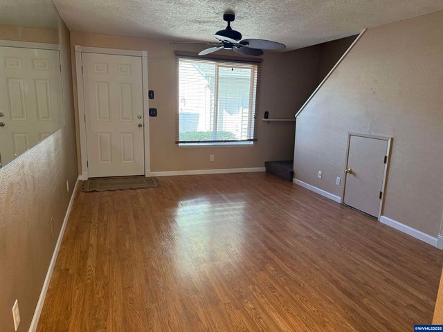 4792 Lancaster #118 Dr NE, Salem, OR 97305
