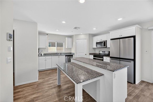 30826 Grand Prix Court, Winchester, CA 92596