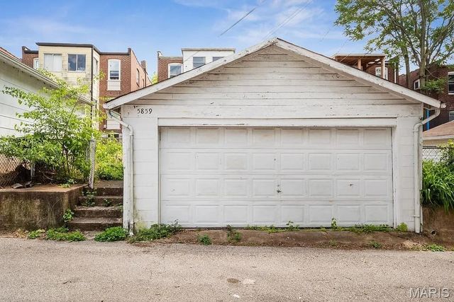 5859 Goener Avenue, St Louis, MO 63116