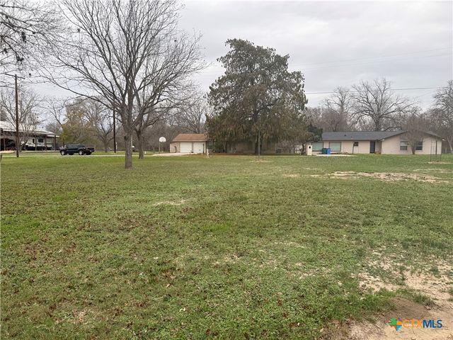 112 Lake Forrest Dr., Seguin, TX 78155