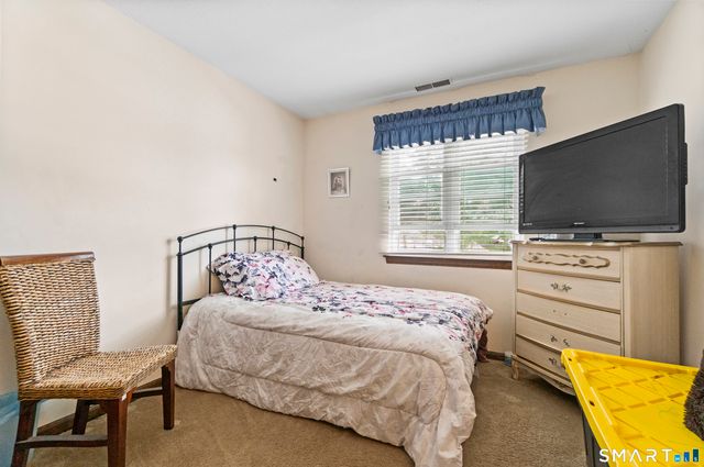 6 Lakeview Drive 6, Southington, CT 06489