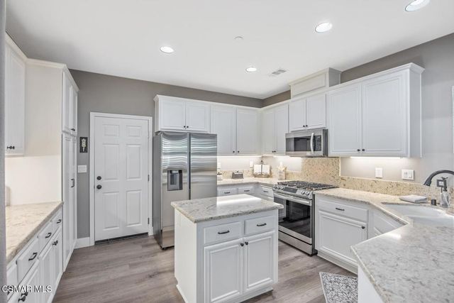 274 Via Antonio, Newbury Park, CA 91320