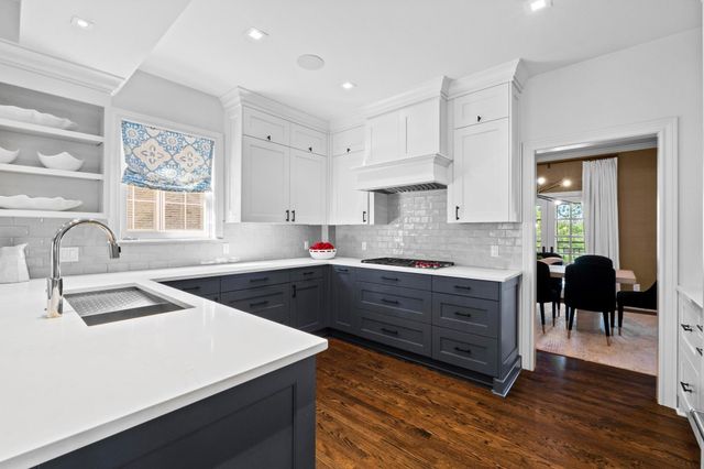 2702 Hillview Green LN, Austin, TX 78703