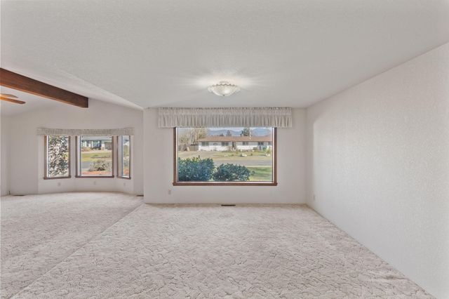 984 Mesman Drive, Grants Pass, OR 97527