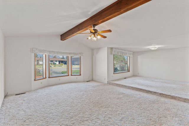 984 Mesman Drive, Grants Pass, OR 97527