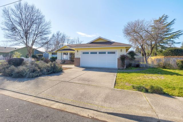 984 Mesman Drive, Grants Pass, OR 97527