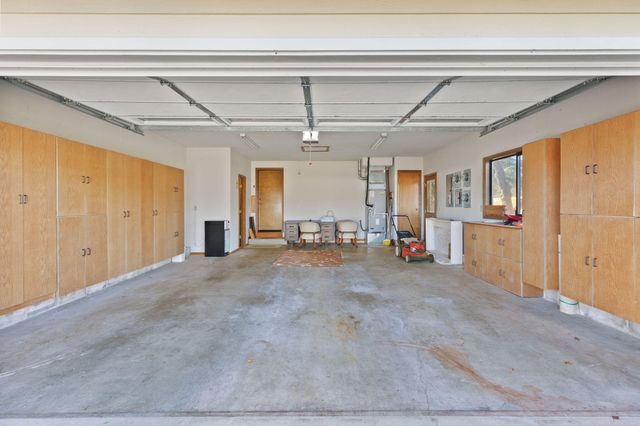 984 Mesman Drive, Grants Pass, OR 97527