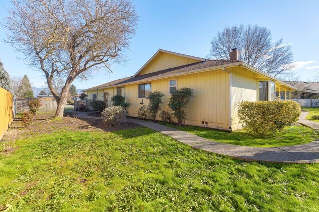 984 Mesman Drive, Grants Pass, OR 97527