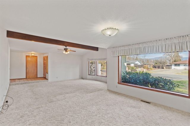 984 Mesman Drive, Grants Pass, OR 97527