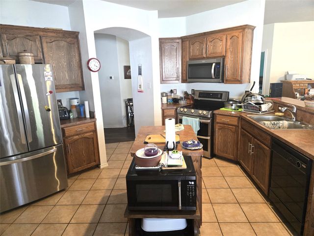 1008 Fort Apache Drive, Fort Worth, TX 76052