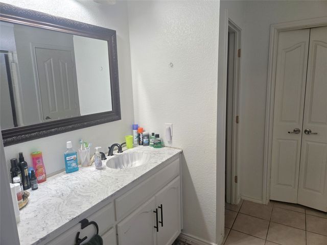 1008 Fort Apache Drive, Fort Worth, TX 76052