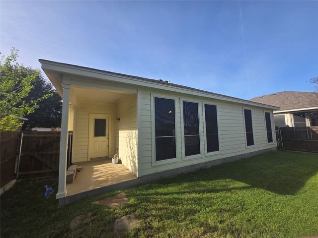 1008 Fort Apache Drive, Fort Worth, TX 76052