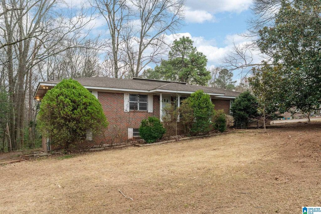 1739 SHANNON ROAD, Bessemer, AL 35022