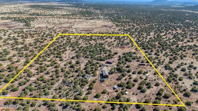 24 N COUNTY ROAD N3101 --, Vernon, AZ 85940