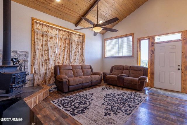 24 N COUNTY ROAD N3101 --, Vernon, AZ 85940