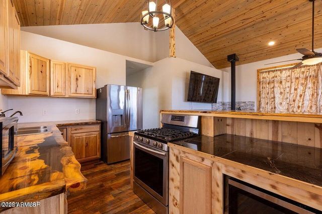 24 N COUNTY ROAD N3101 --, Vernon, AZ 85940