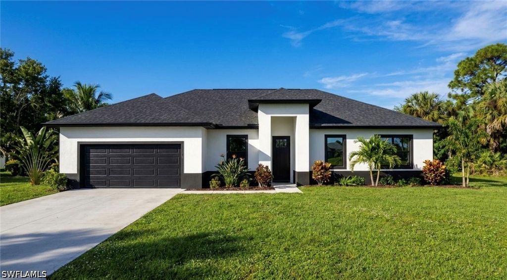 518 Keller ST E, Lehigh Acres, FL 33974